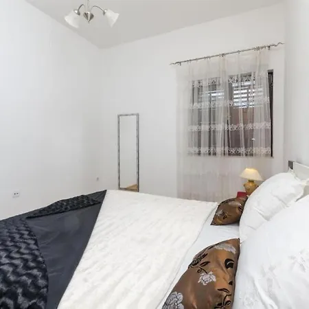 Zvone Apartment